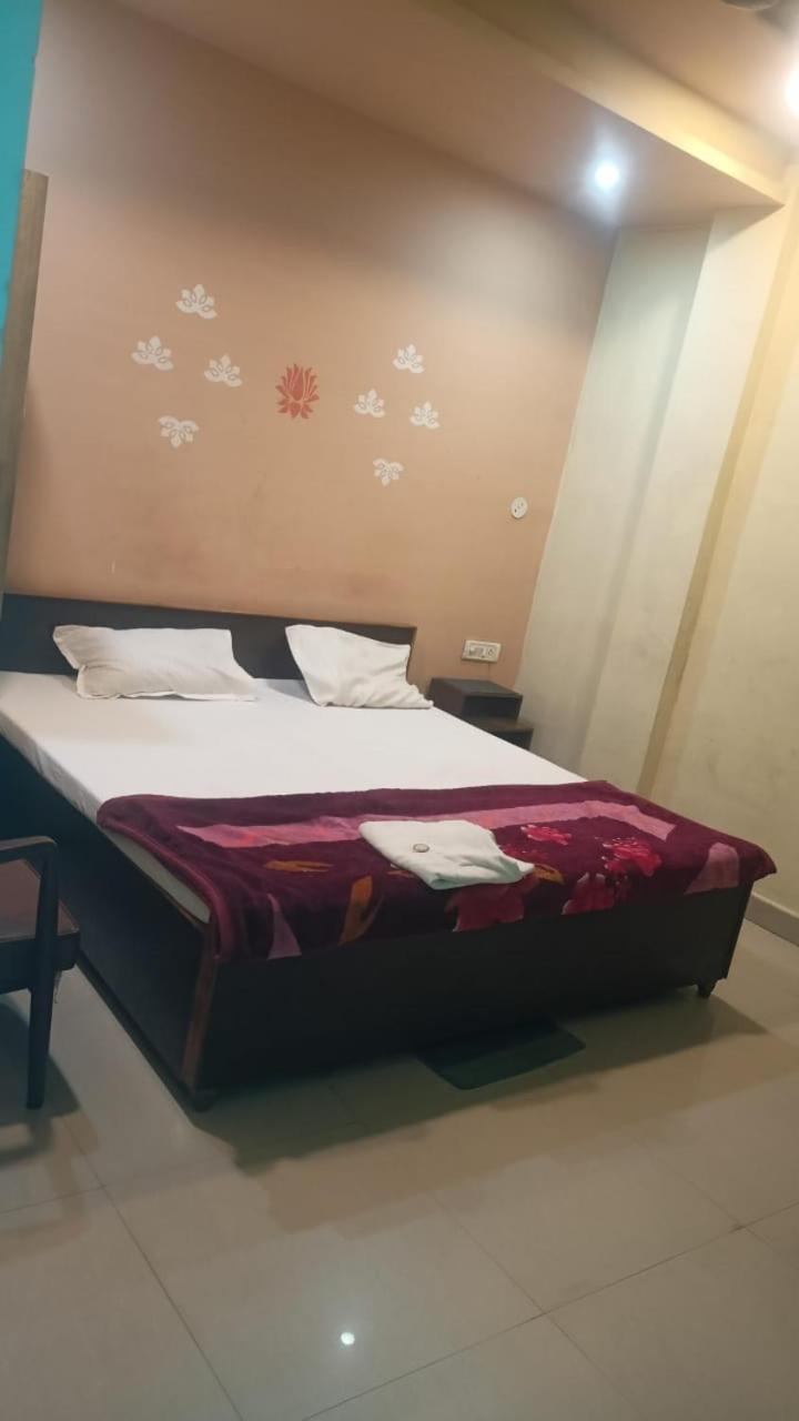 Hotel Shyam Utsav Mirzāpur Zewnętrze zdjęcie