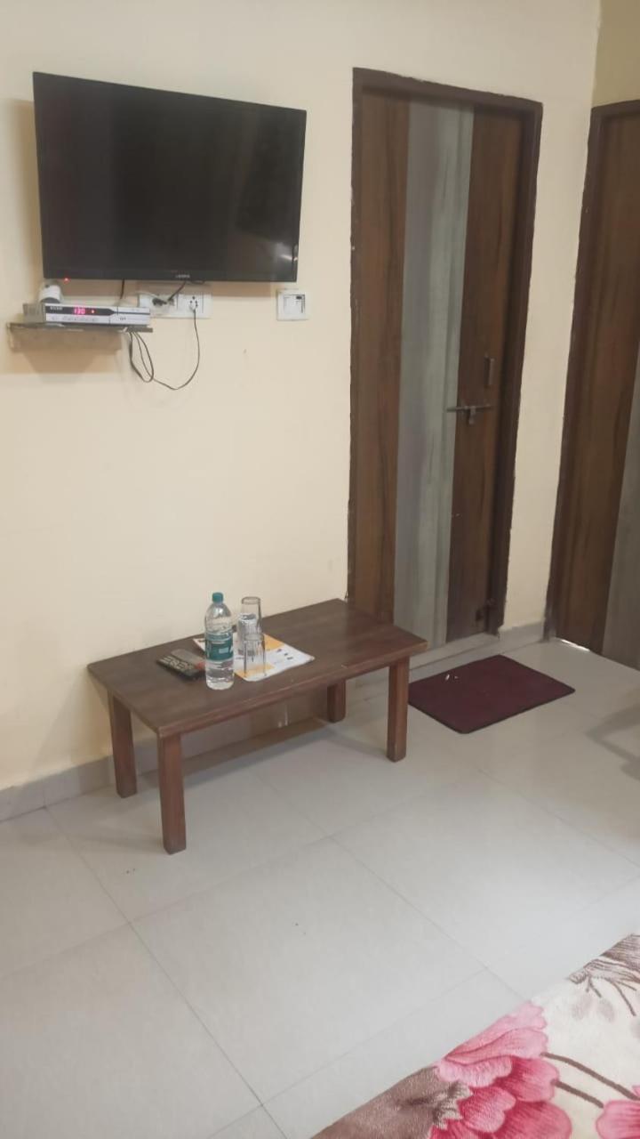 Hotel Shyam Utsav Mirzāpur Zewnętrze zdjęcie