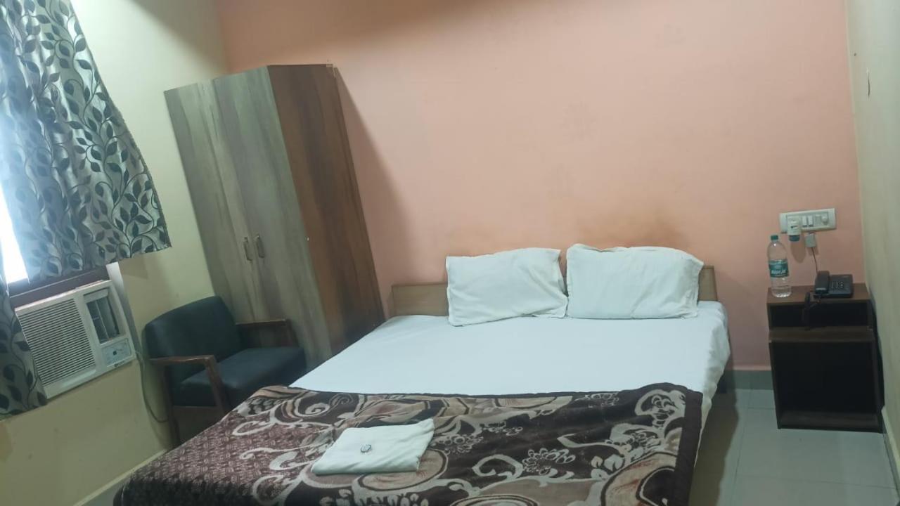 Hotel Shyam Utsav Mirzāpur Zewnętrze zdjęcie